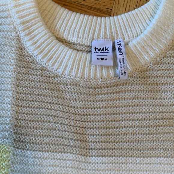 Sweater - Picture 2 of 2